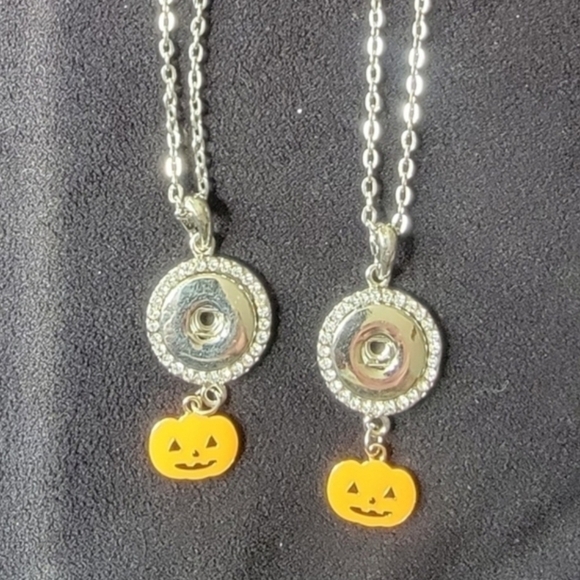 Pumpkin Snap Jewlery Necklace - Picture 1 of 3